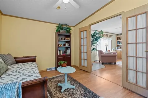 9 Nightingale Lane Tiverton RI 02878