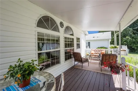 9 Nightingale Lane Tiverton RI 02878