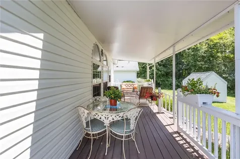 9 Nightingale Lane Tiverton RI 02878