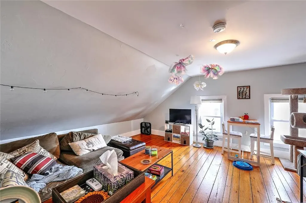 390 Hope Street Providence RI 02906