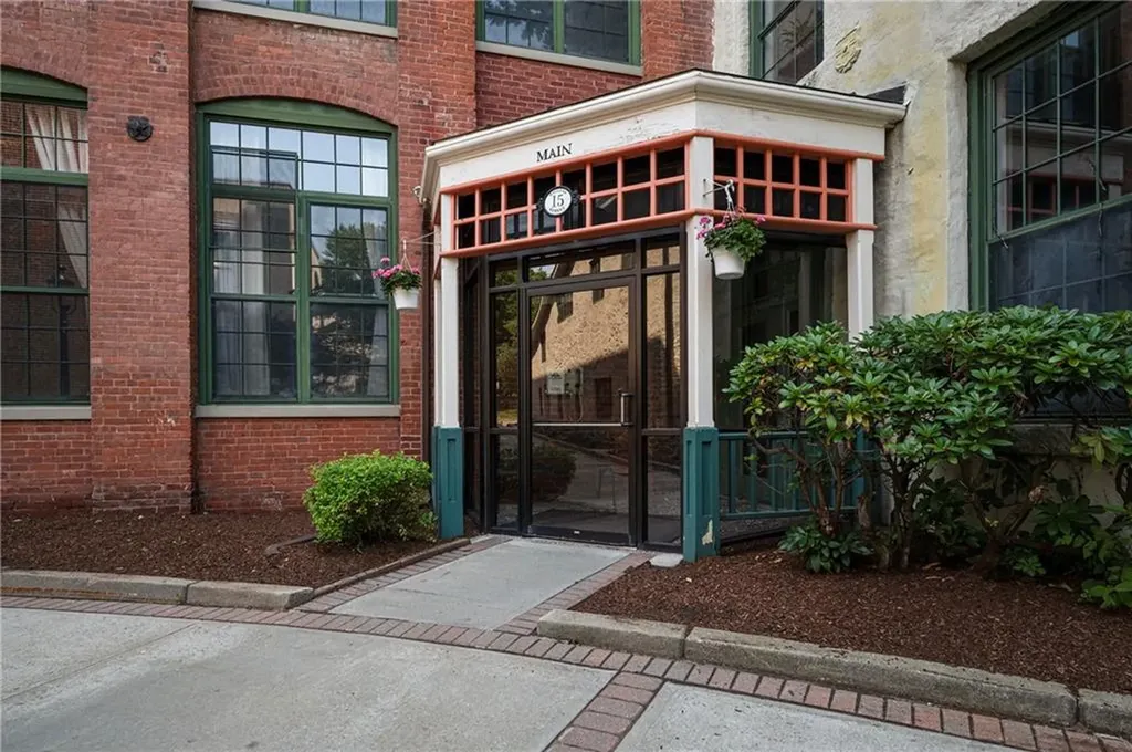 15 Higgins Street Smithfield RI 02917