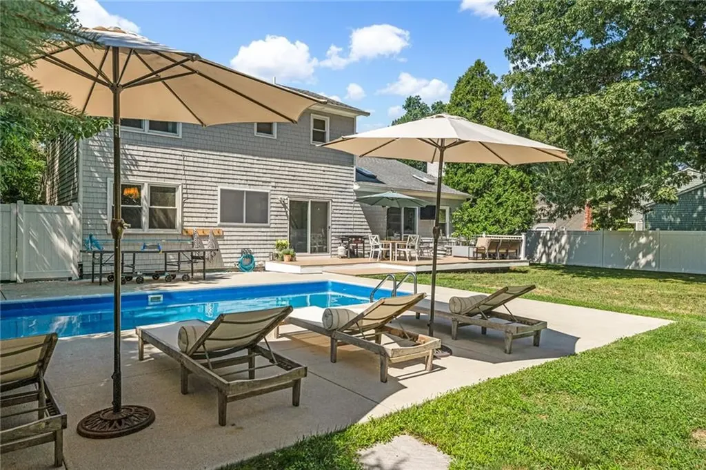 9 Kiki Circle Cranston RI 02919