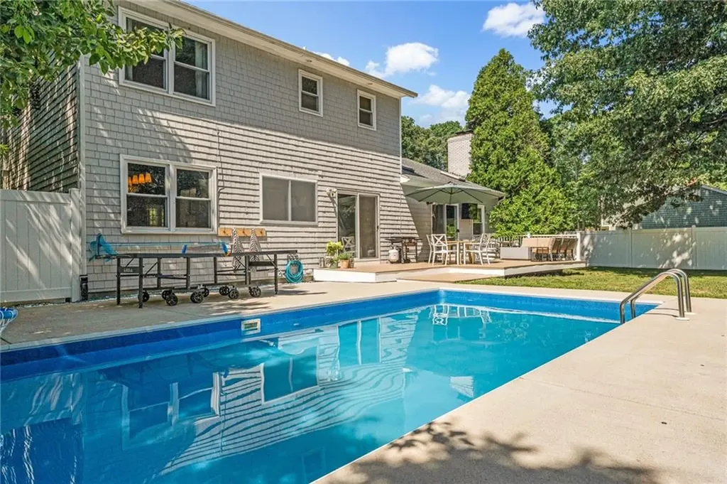 9 Kiki Circle Cranston RI 02921
