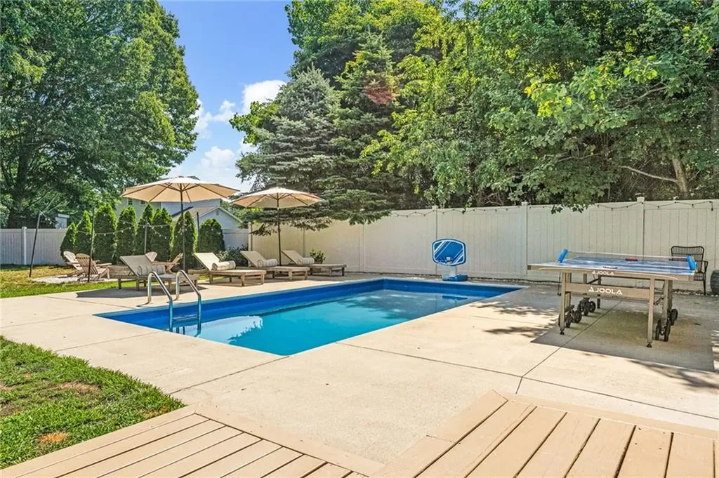 9 Kiki Circle Cranston RI 02921
