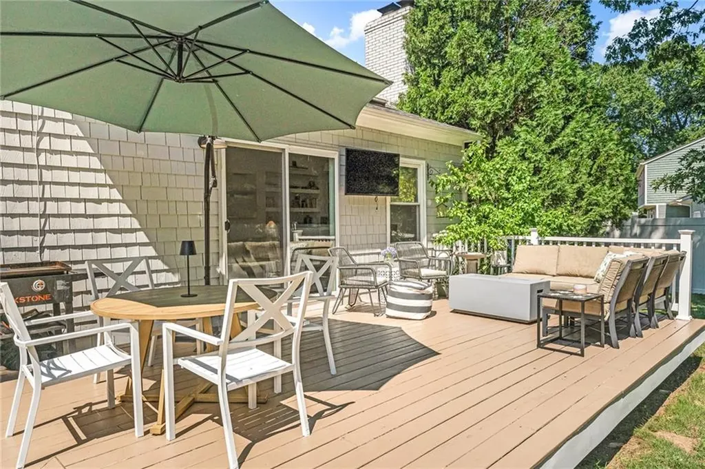 9 Kiki Circle Cranston RI 02921