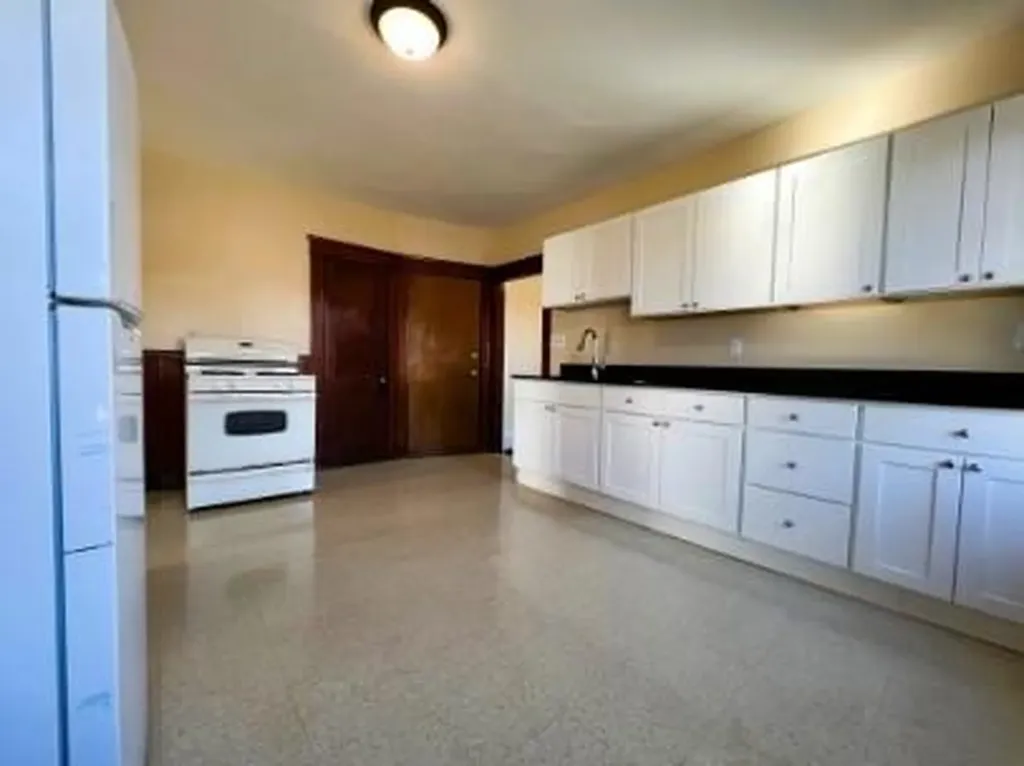61 Rutland Street Woonsocket RI 02895