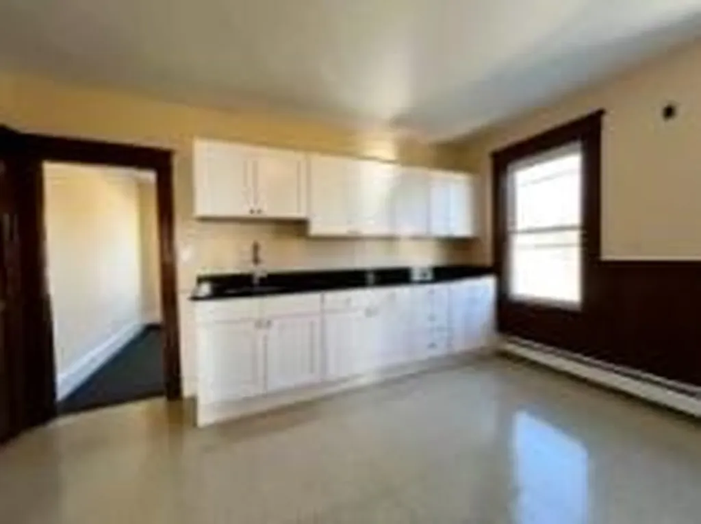 61 Rutland Street Woonsocket RI 02895