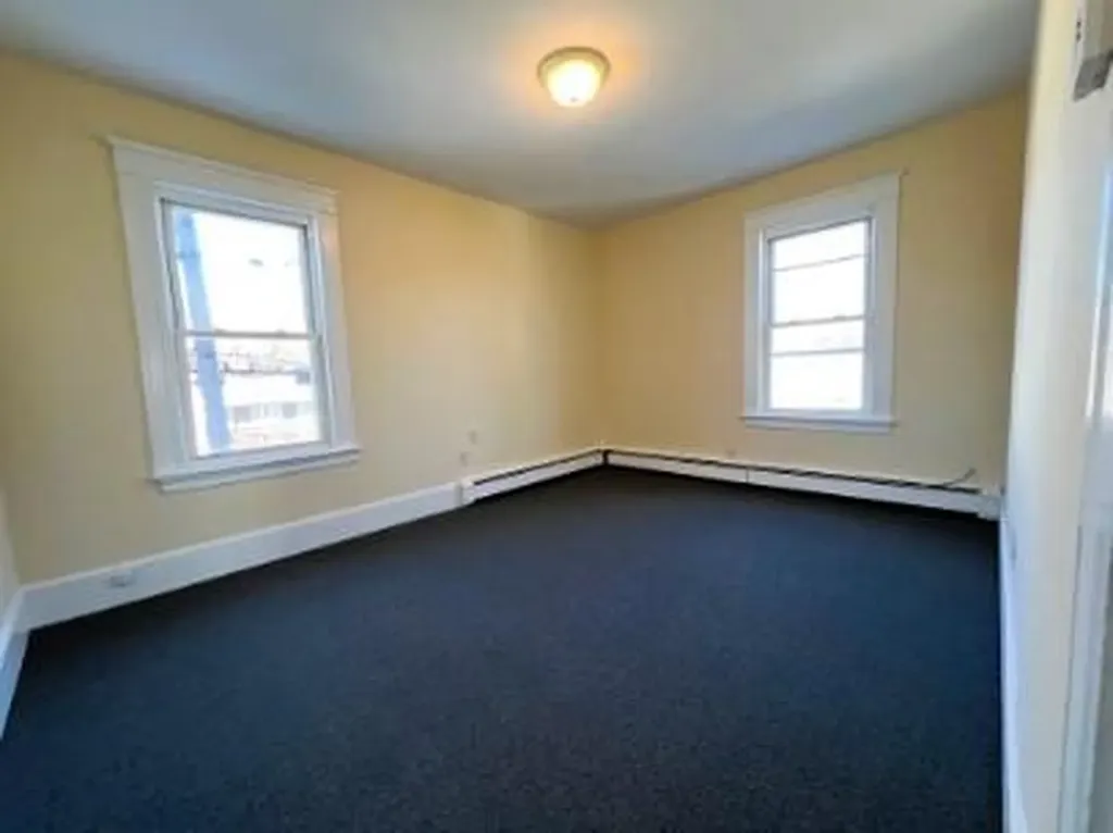 61 Rutland Street Woonsocket RI 02895