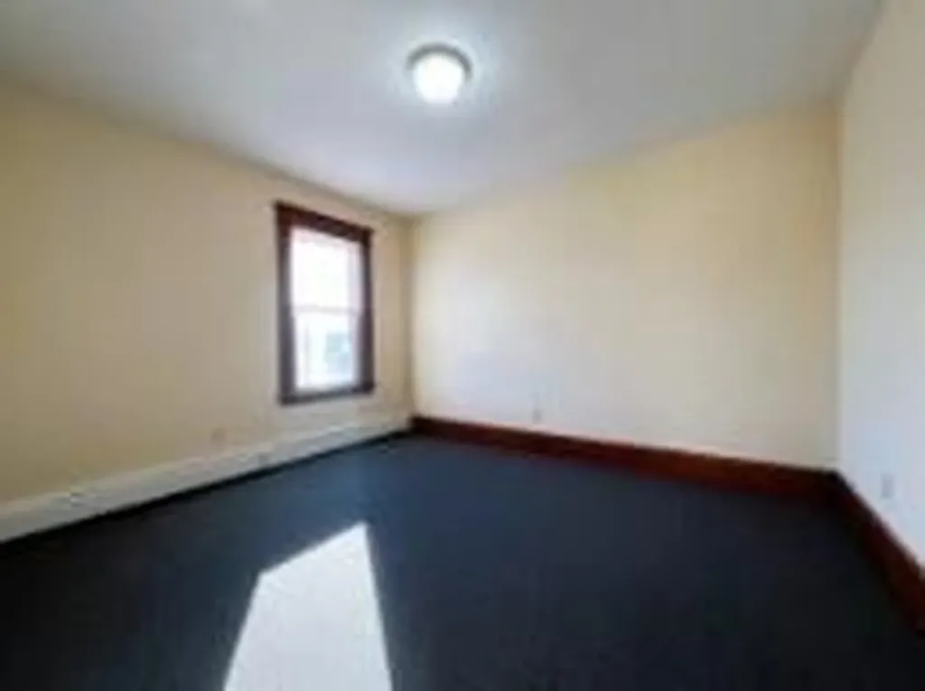 61 Rutland Street Woonsocket RI 02895