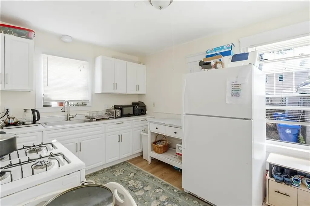 169 171 10th Street Providence RI 02906