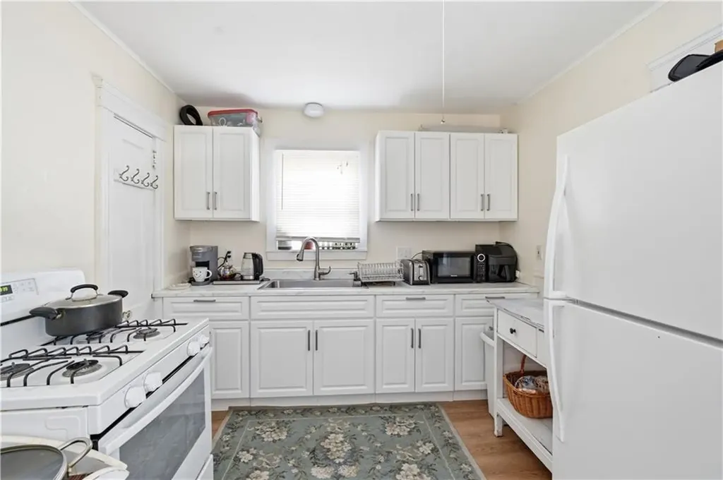 169 171 10th Street Providence RI 02906