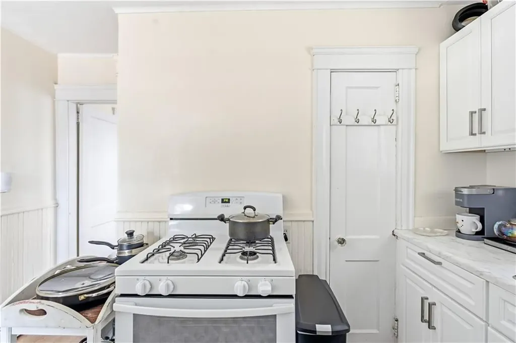 169 171 10th Street Providence RI 02906