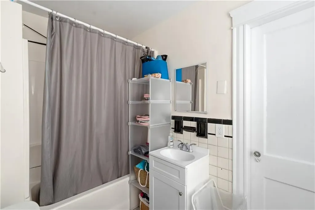 169 171 10th Street Providence RI 02906
