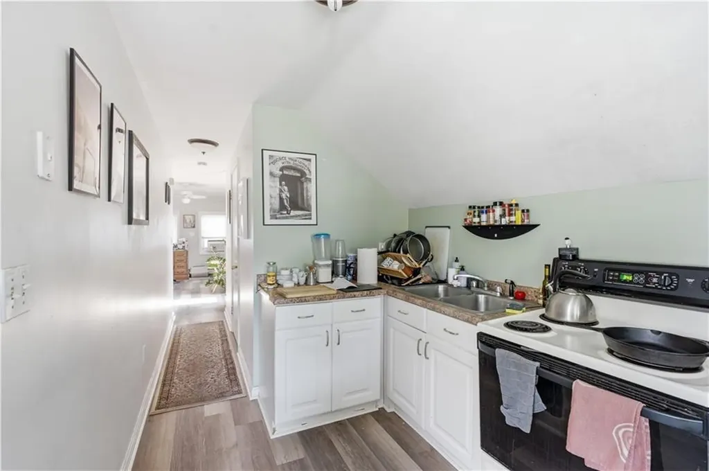 169 171 10th Street Providence RI 02906