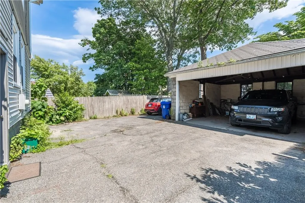169 171 10th Street Providence RI 02906