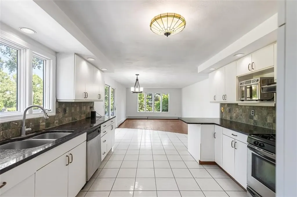8 Ashley Drive Lincoln RI 02865