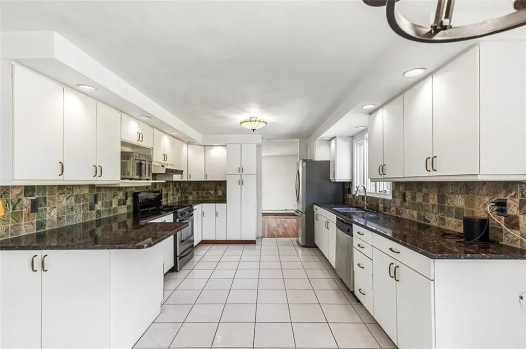 8 Ashley Drive Lincoln RI 02865