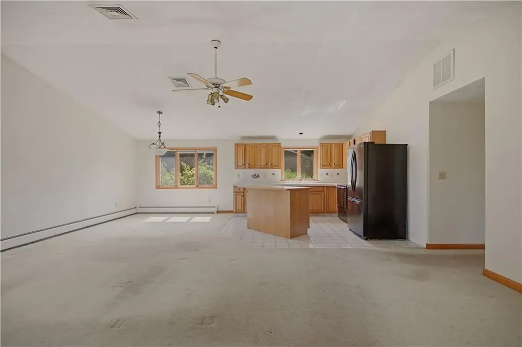 125 Colonial Avenue Tiverton RI 02878