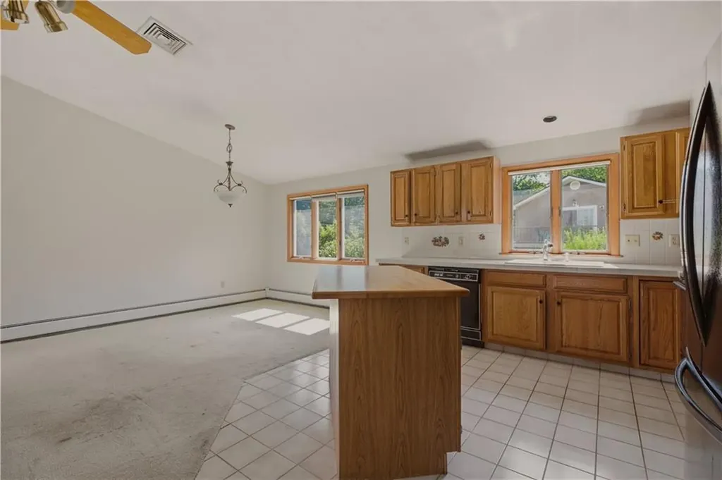 125 Colonial Avenue Tiverton RI 02878