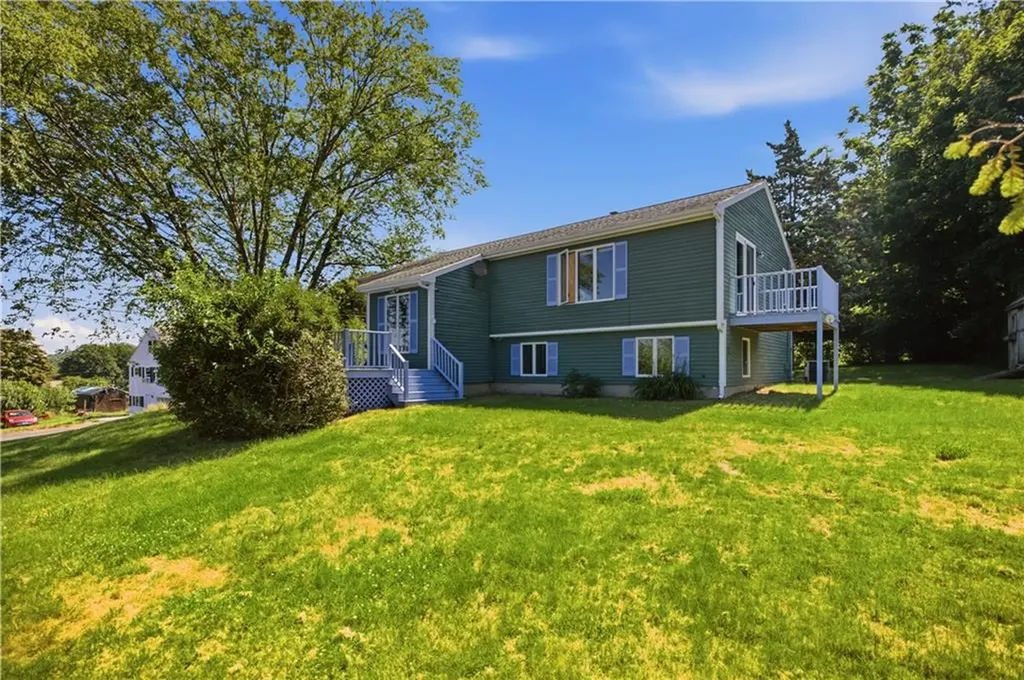 125 Colonial Avenue Tiverton RI 02878