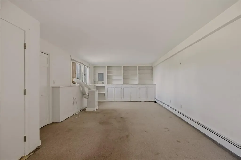 125 Colonial Avenue Tiverton RI 02878