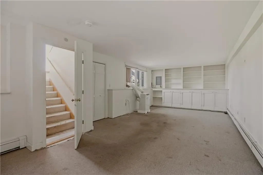 125 Colonial Avenue Tiverton RI 02878