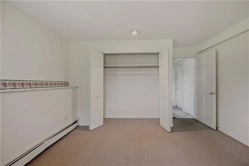 125 Colonial Avenue Tiverton RI 02878