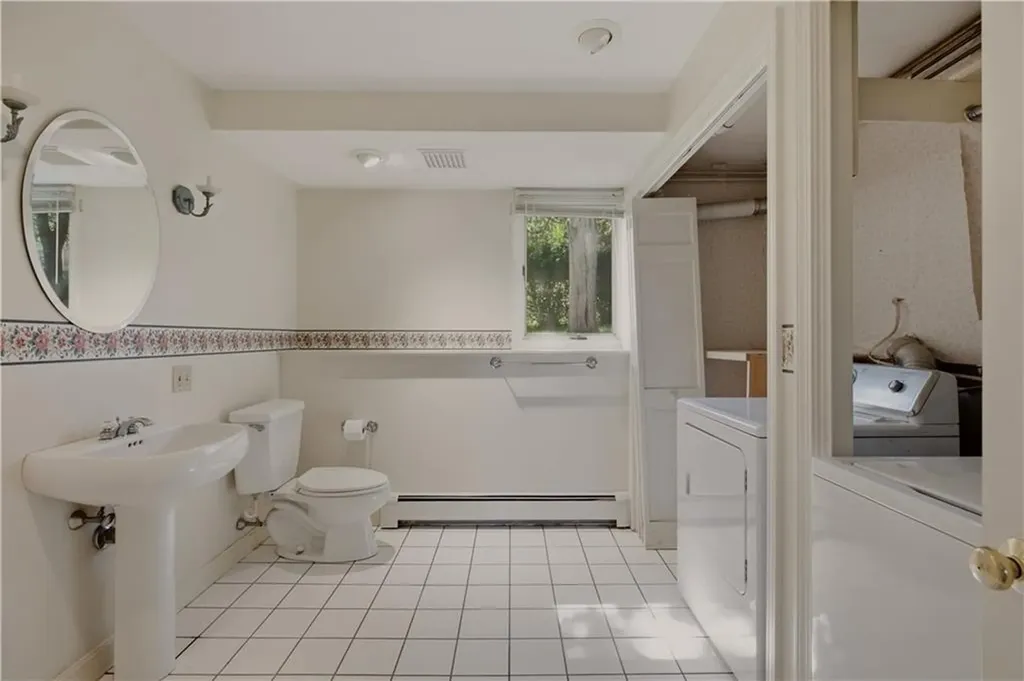 125 Colonial Avenue Tiverton RI 02878