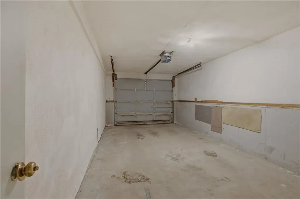 125 Colonial Avenue Tiverton RI 02878