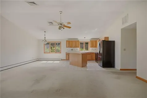 125 Colonial Avenue Tiverton RI 02878