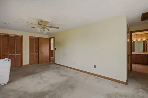 125 Colonial Avenue Tiverton RI 02878