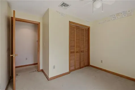 125 Colonial Avenue Tiverton RI 02878
