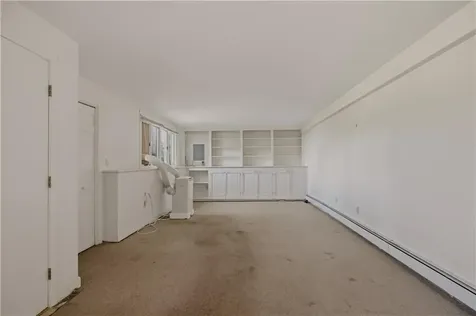 125 Colonial Avenue Tiverton RI 02878