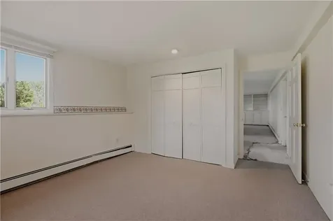 125 Colonial Avenue Tiverton RI 02878