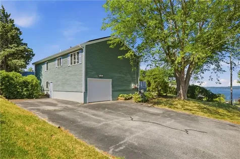 125 Colonial Avenue Tiverton RI 02878