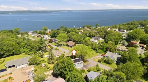 125 Colonial Avenue Tiverton RI 02878