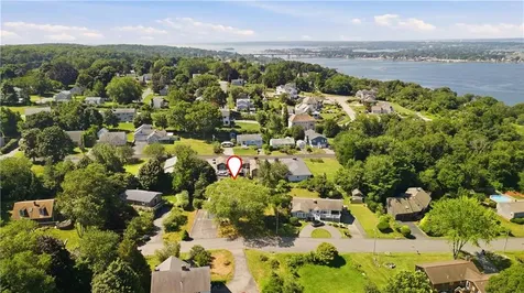 125 Colonial Avenue Tiverton RI 02878