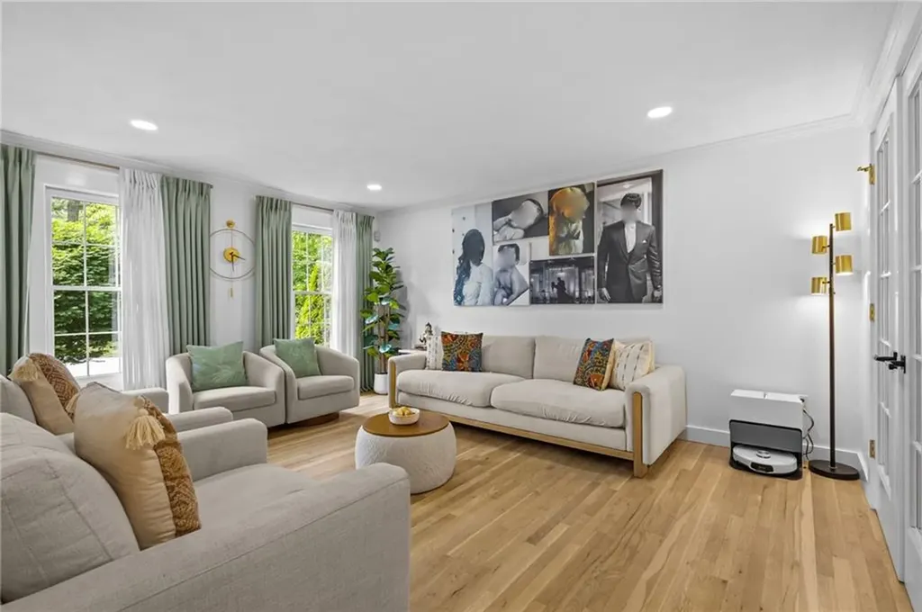 194 Council Rock Road Cranston RI 02921
