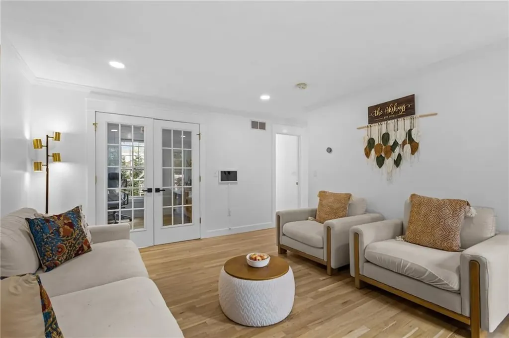 194 Council Rock Road Cranston RI 02921