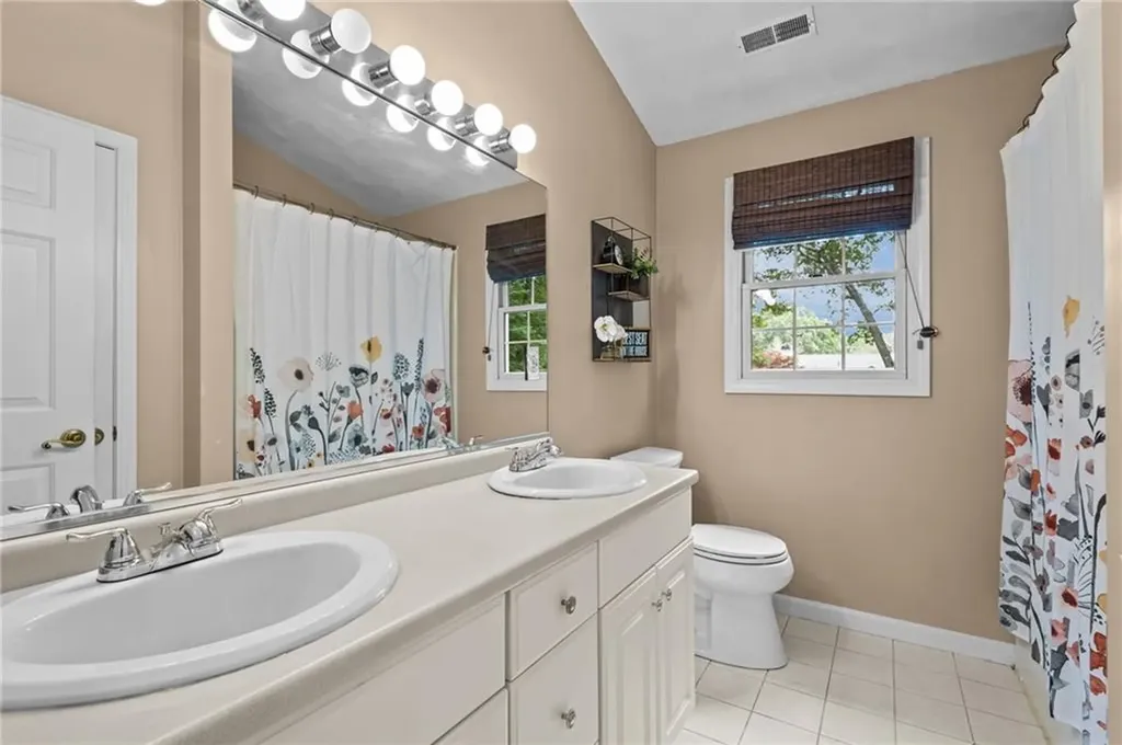 194 Council Rock Road Cranston RI 02921
