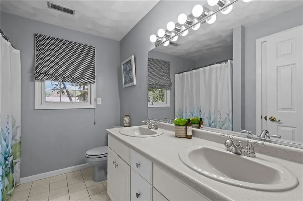 194 Council Rock Road Cranston RI 02921