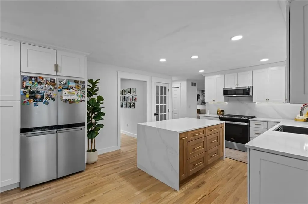 194 Council Rock Road Cranston RI 02921