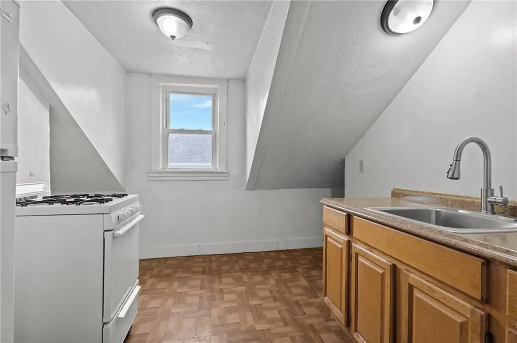 15 16 Judith Street Providence RI 02909