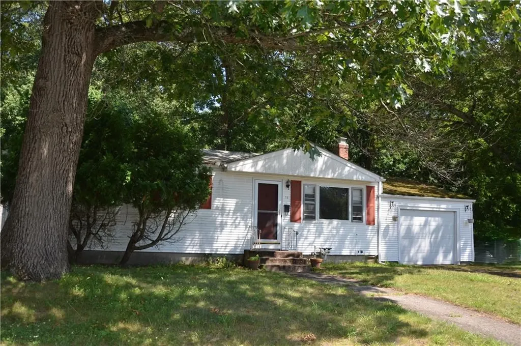 70 Griffin Drive Warwick RI 02886