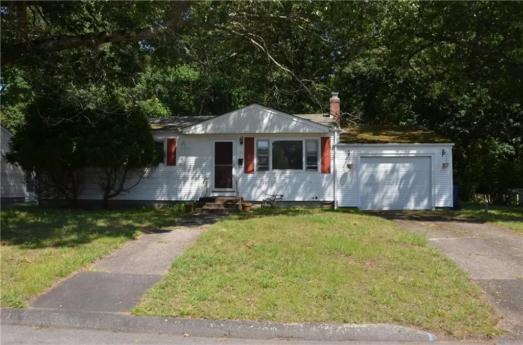 70 Griffin Drive Warwick RI 02886