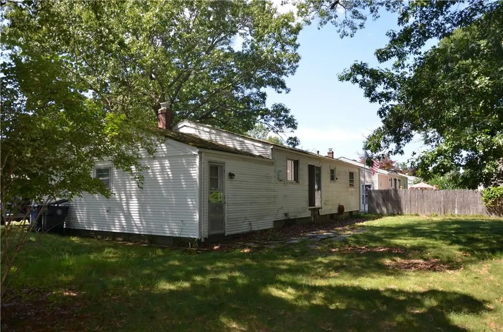70 Griffin Drive Warwick RI 02886