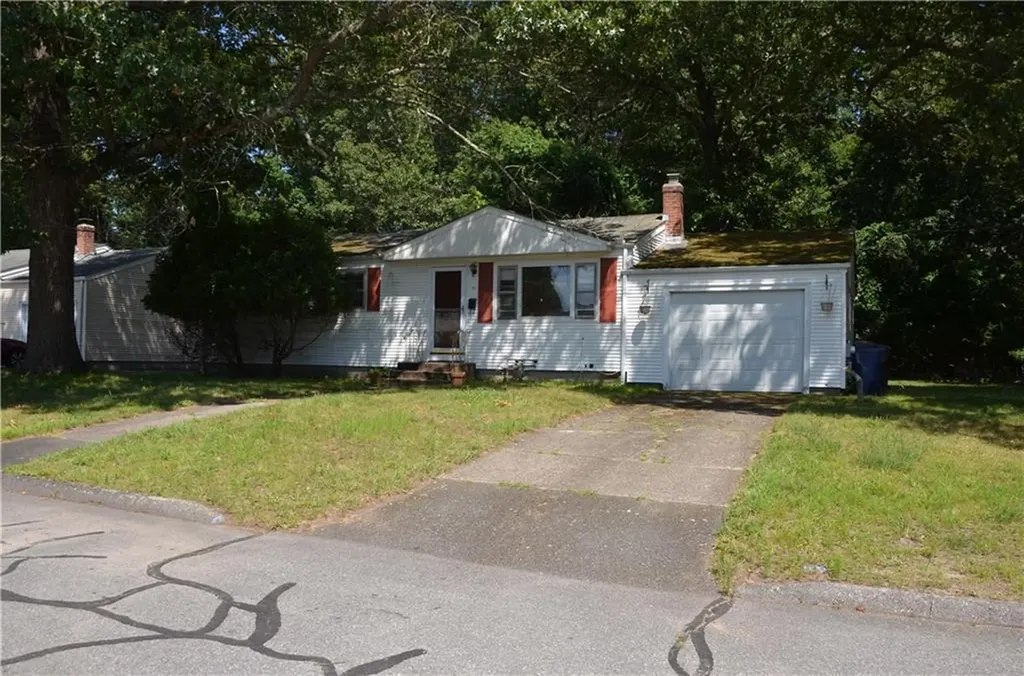 70 Griffin Drive Warwick RI 02886