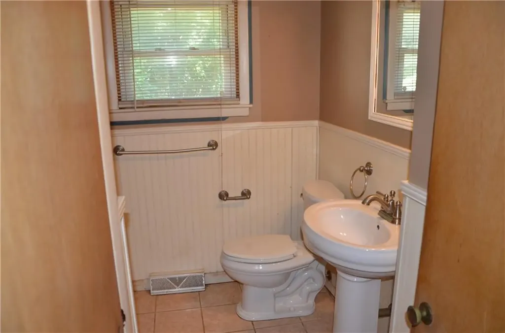 70 Griffin Drive Warwick RI 02886