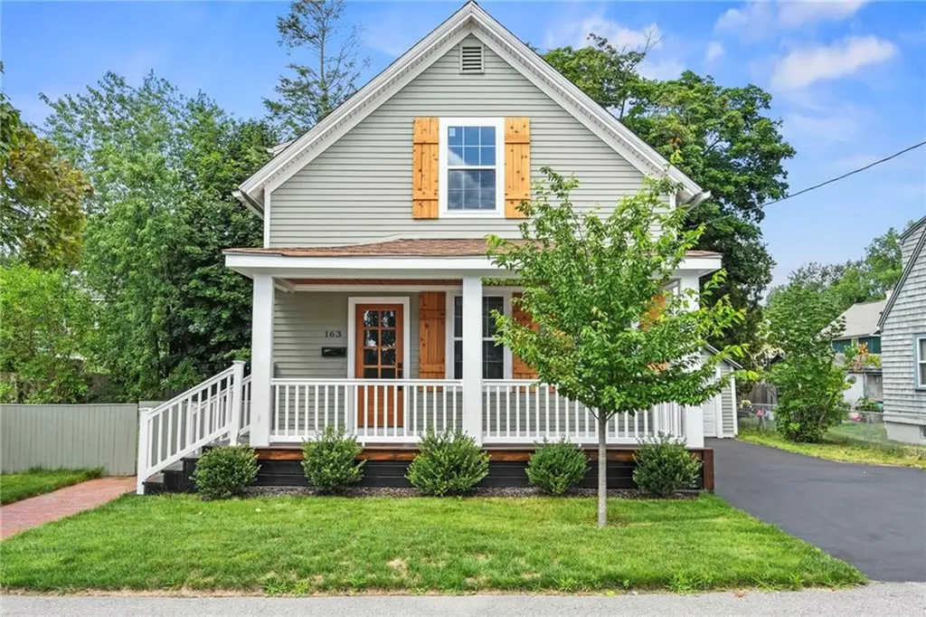 163 Manolla Avenue Warwick RI 02888