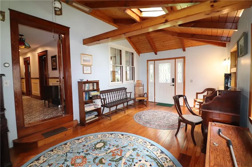 140 Maple Avenue Middletown RI 02842
